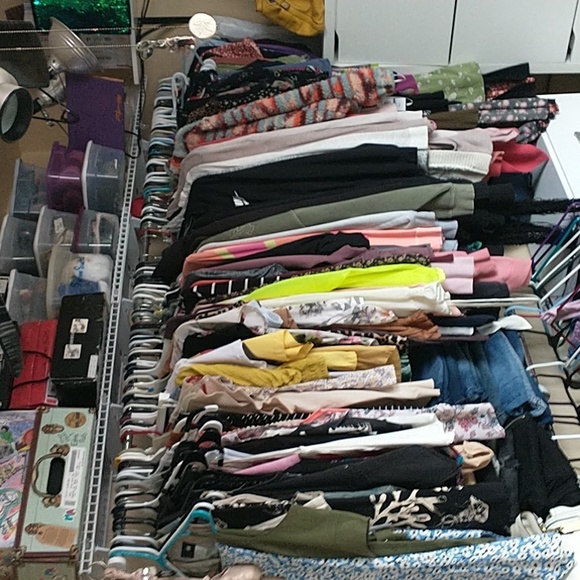 Meet your Posher, Ms. Mimi Moneyspent. - Picture 5 of 6